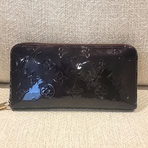 AUTHENTIC Louis Vuitton Monogram Zippy Wallet